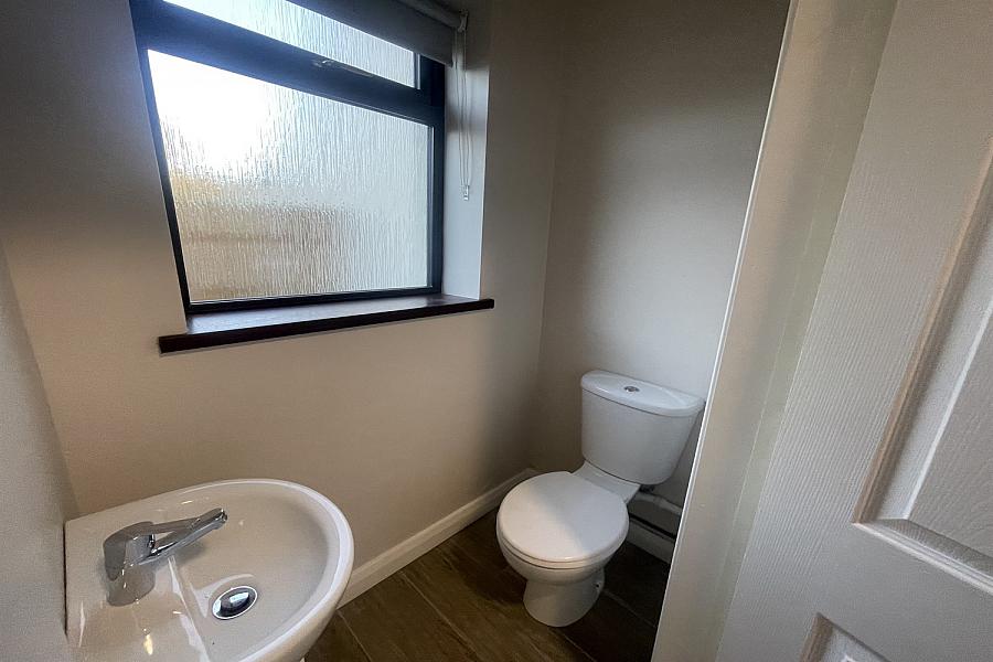 42 Main Street, Maguiresbridge