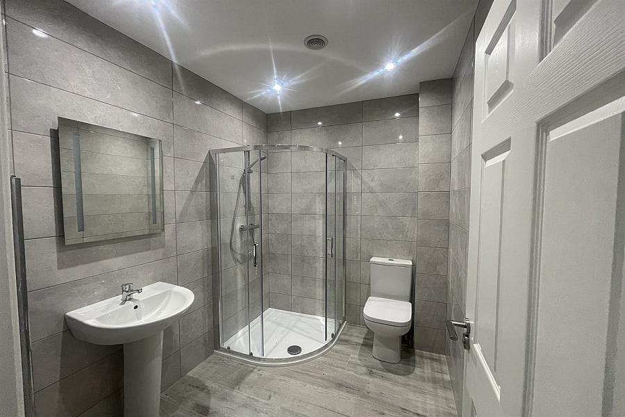 42 Main Street, Maguiresbridge