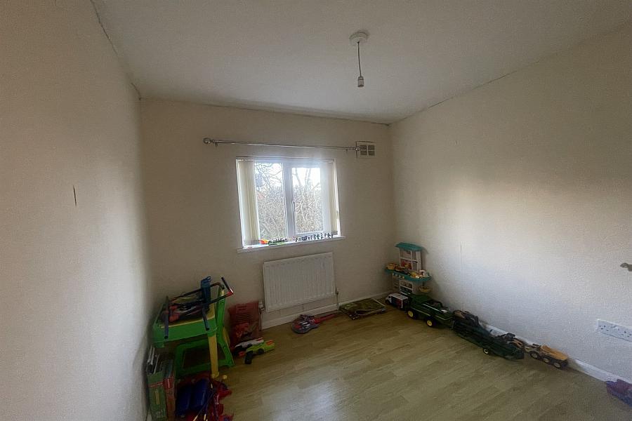 17 Knockview Gardens