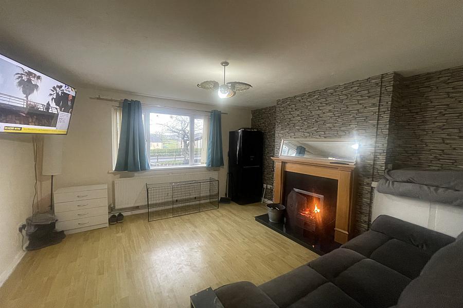 17 Knockview Gardens