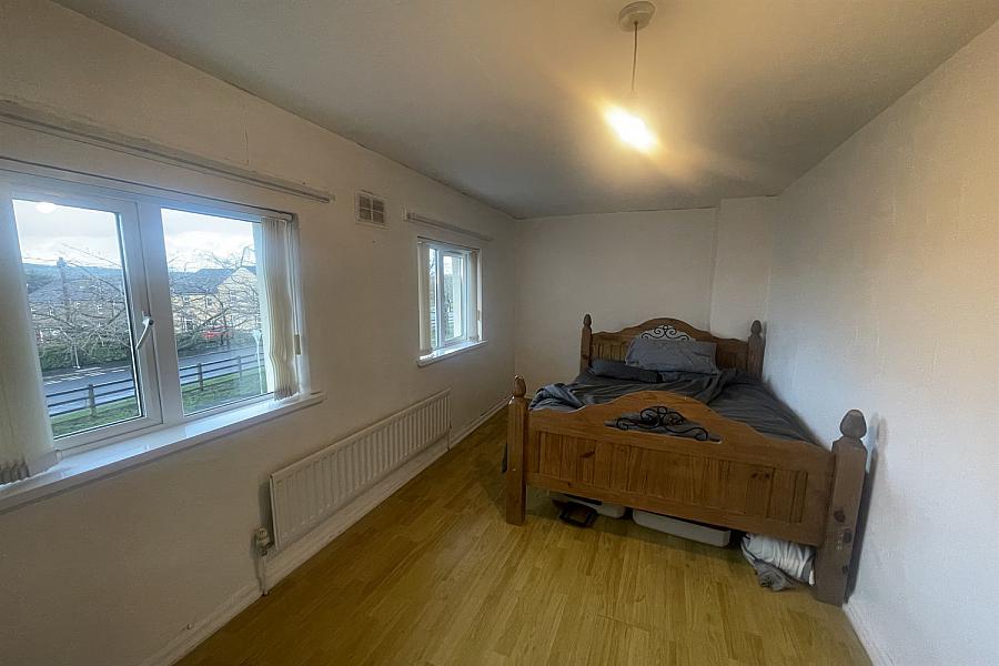 17 Knockview Gardens