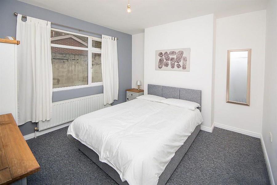 Room 1, 46 Wellesley Avenue