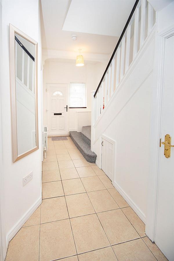 Room 1, 46 Wellesley Avenue
