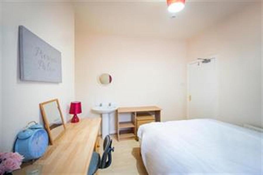 Room 1, 40 Nansen Street
