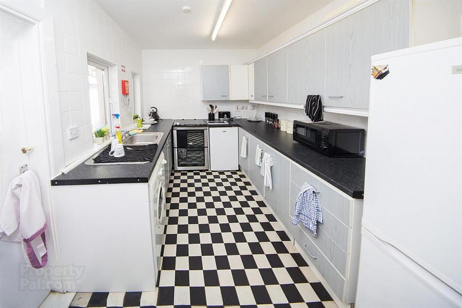 Room 4, 4 Candahar Street