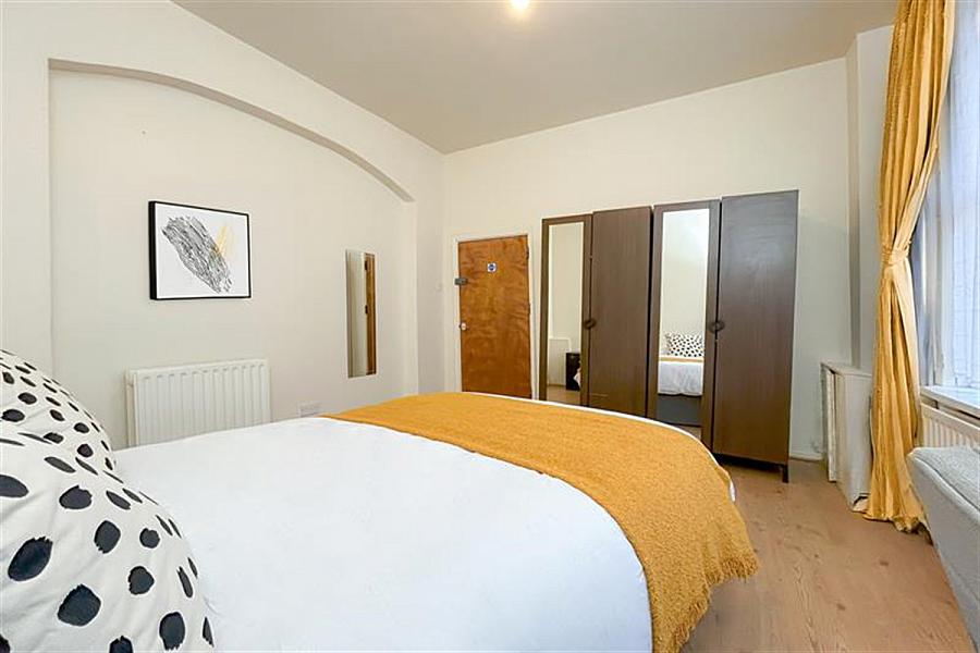 Room 1, 2 Belgravia Avenue