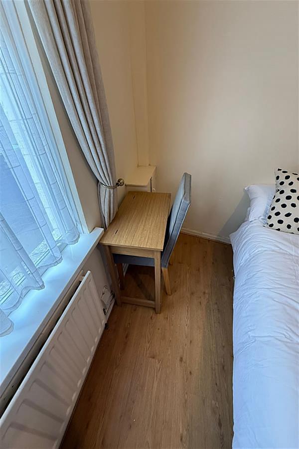 Room 1, 2 Belgravia Avenue
