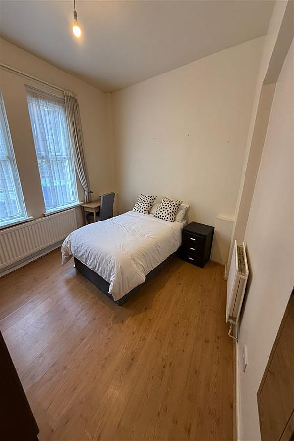 Room 1, 2 Belgravia Avenue