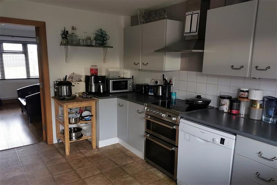 Room 1, 29 Fisherwick Crescent,