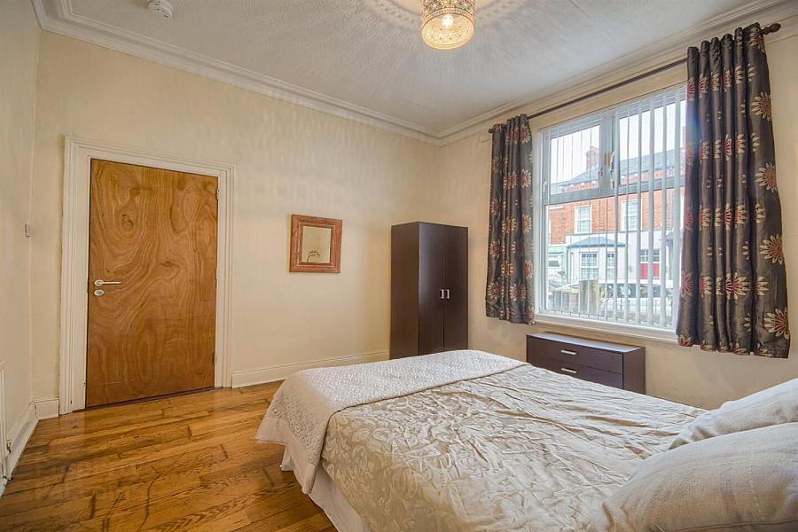 Room 1, 31 Ponsonby Avenue