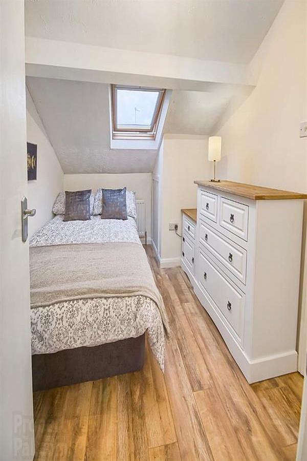 Room 4, 33 Farnham Street