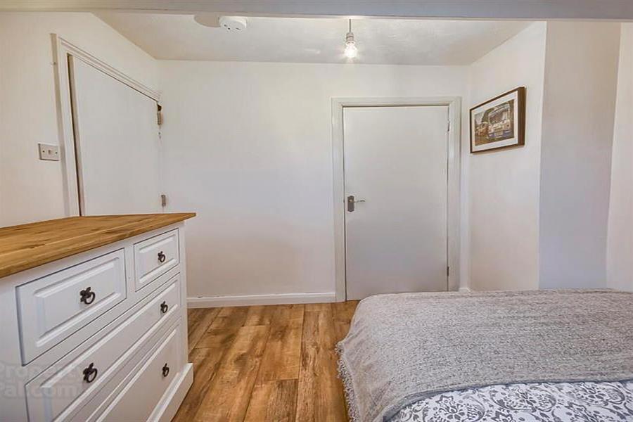 Room 4, 33 Farnham Street