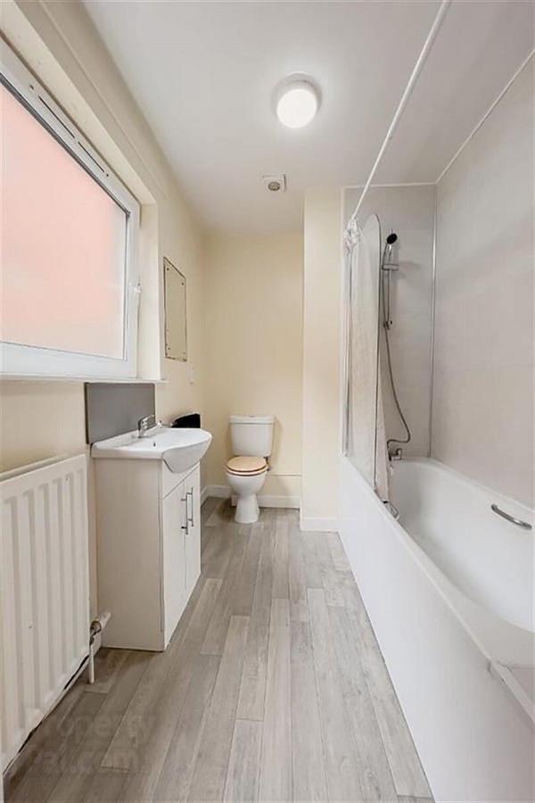 Room 2, Apartment 4, College Gate