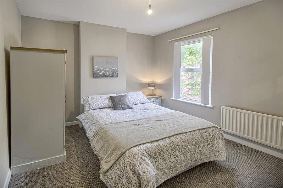 Room 4, 157 University Street