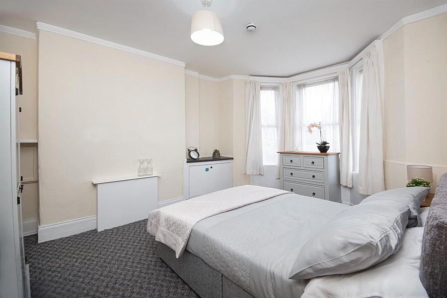 Room 1, 96 Cromwell Road