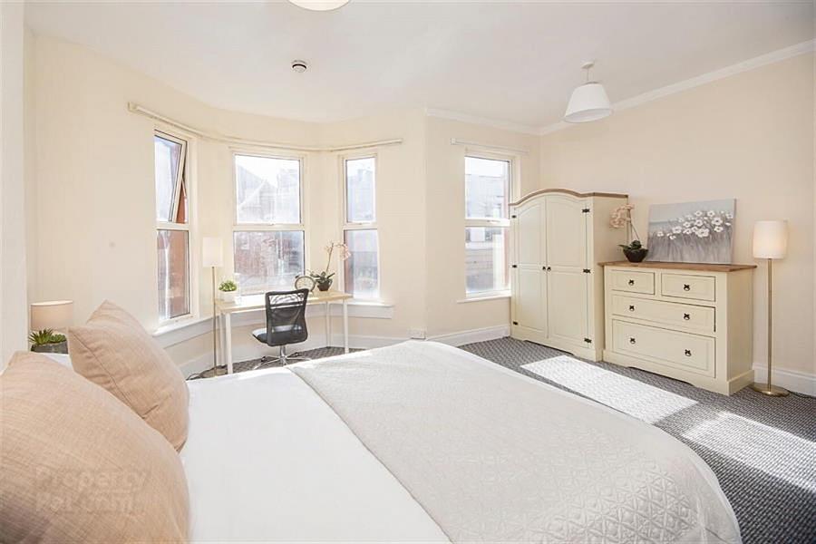 Room 4, 96 Cromwell Road