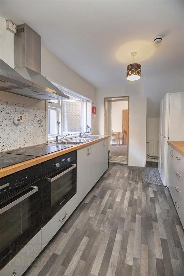 Room 4, 96 Cromwell Road