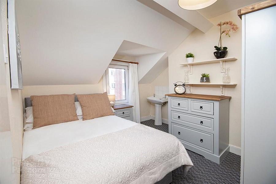 Room 6, 96 Cromwell Road