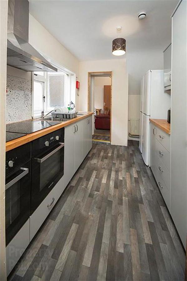 Room 6, 96 Cromwell Road