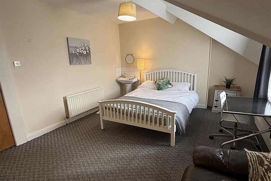 Room 7, 96 Cromwell Road