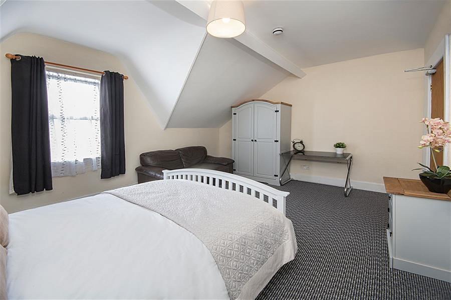 Room 7, 96 Cromwell Road