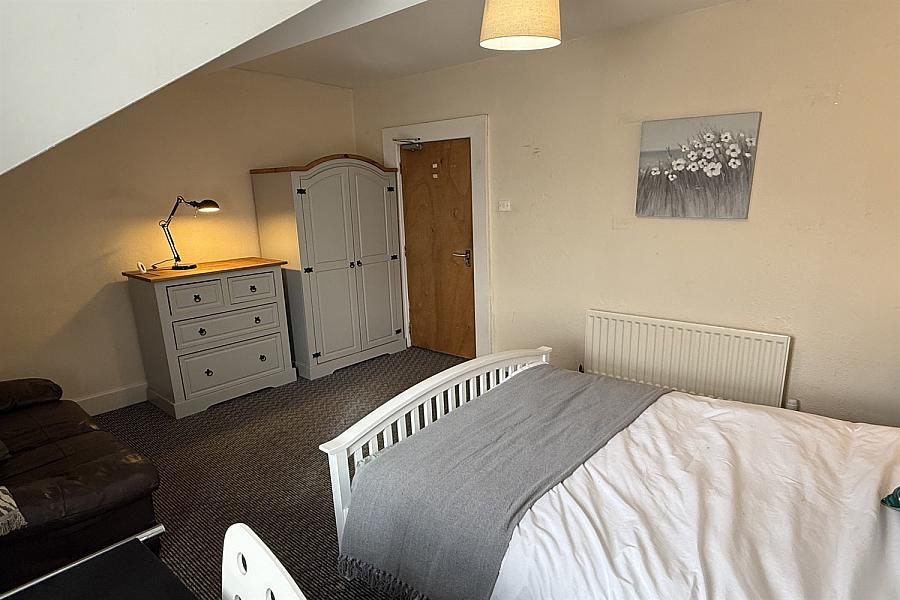 Room 7, 96 Cromwell Road