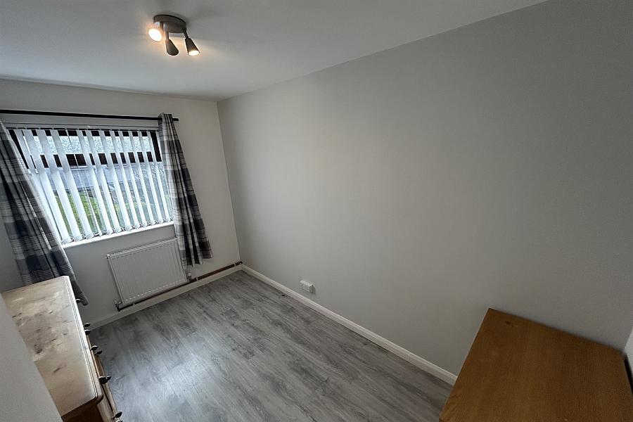 Room 1, 10 Hollyvale