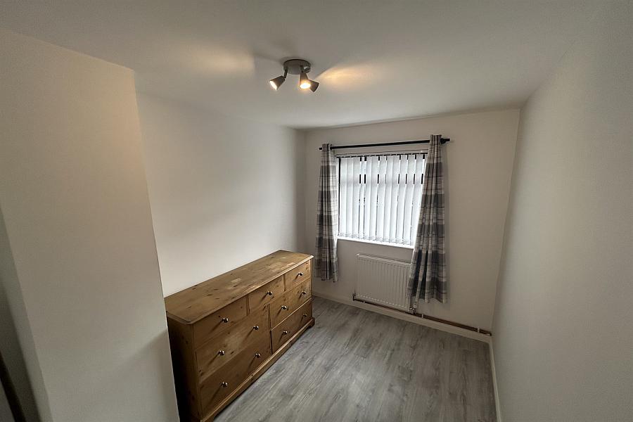 Room 1, 10 Hollyvale