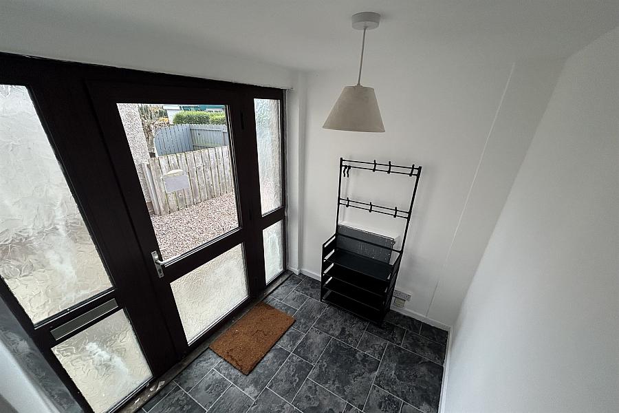 Room 1, 10 Hollyvale