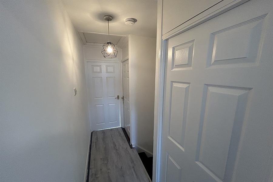 Room 1, 10 Hollyvale