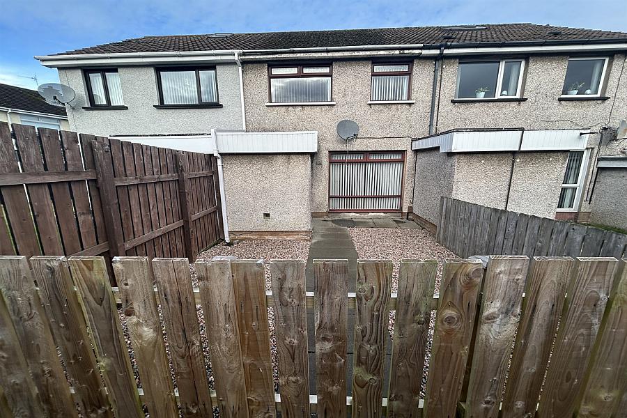 Room 1, 10 Hollyvale