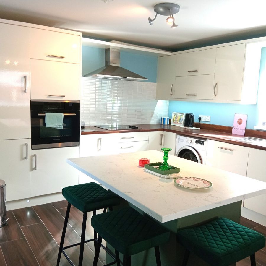 Apt 2 Island View, 19 Lansdowne Crescent