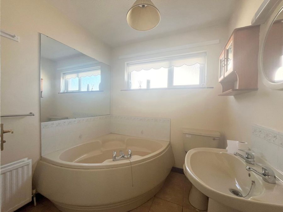 12 Magheramenagh Park
