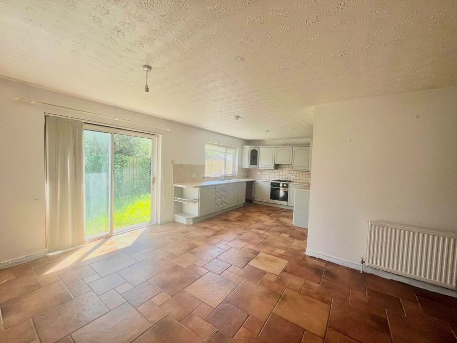 12 Magheramenagh Park