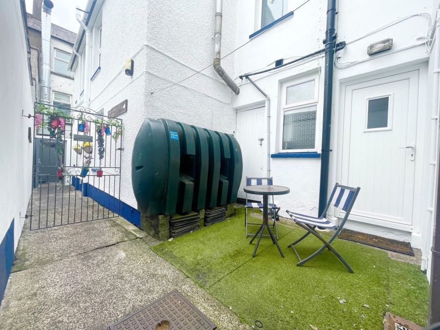 22 Eglinton Lane