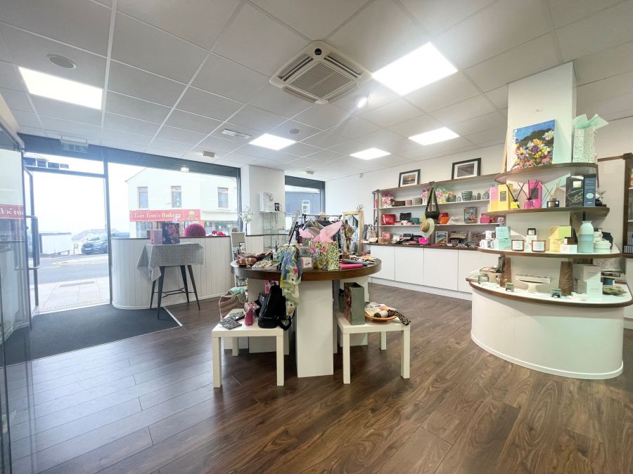 Memento, 4 Causeway Street