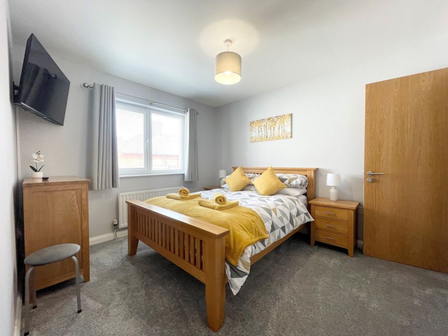 Apt 18 Peninsula Apartments