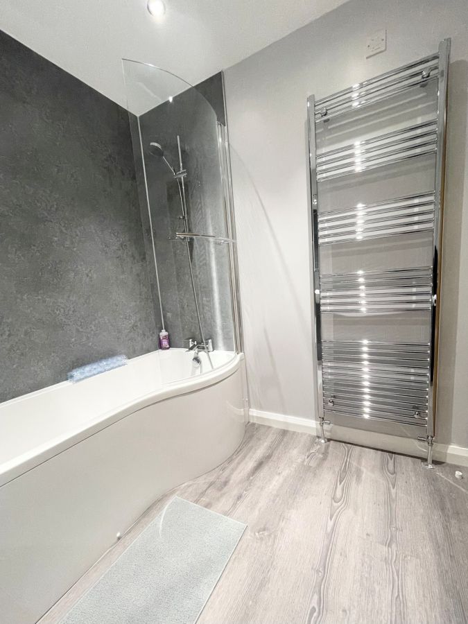 Apt 18 Peninsula Apartments