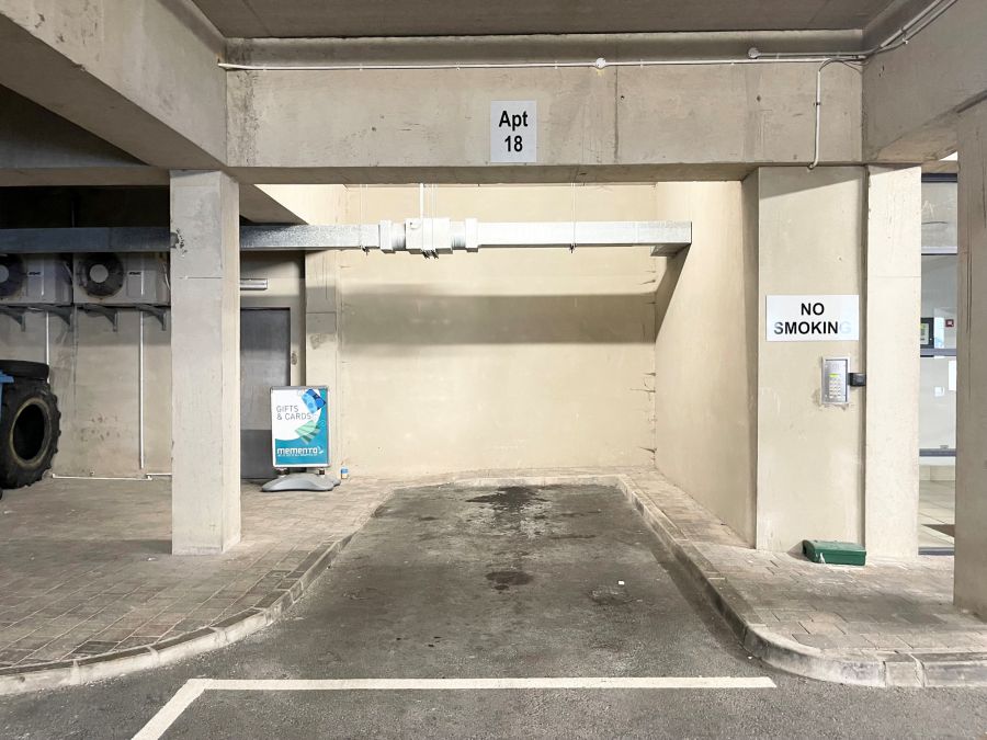 Apt 18 Peninsula Apartments