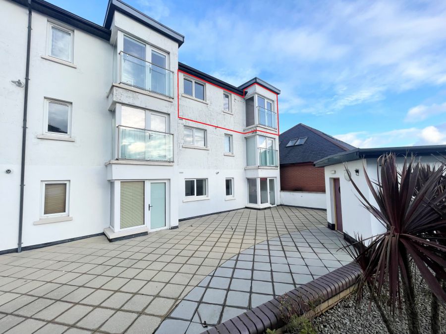 Apt 18 Peninsula Apartments