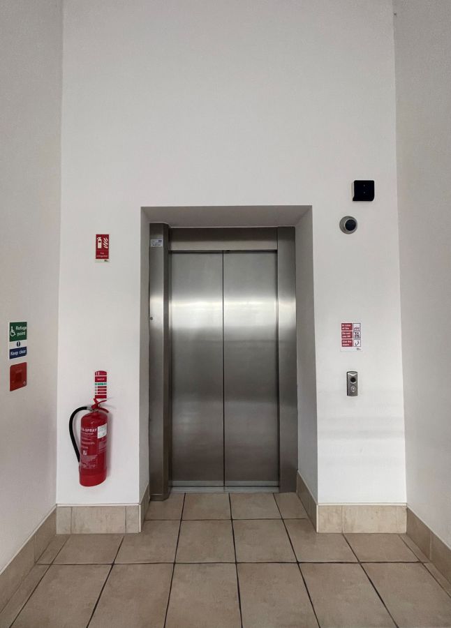 Apt 18 Peninsula Apartments