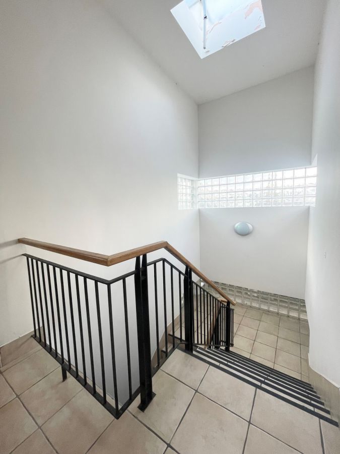 Apt 18 Peninsula Apartments