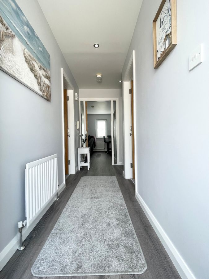 Apt 18 Peninsula Apartments