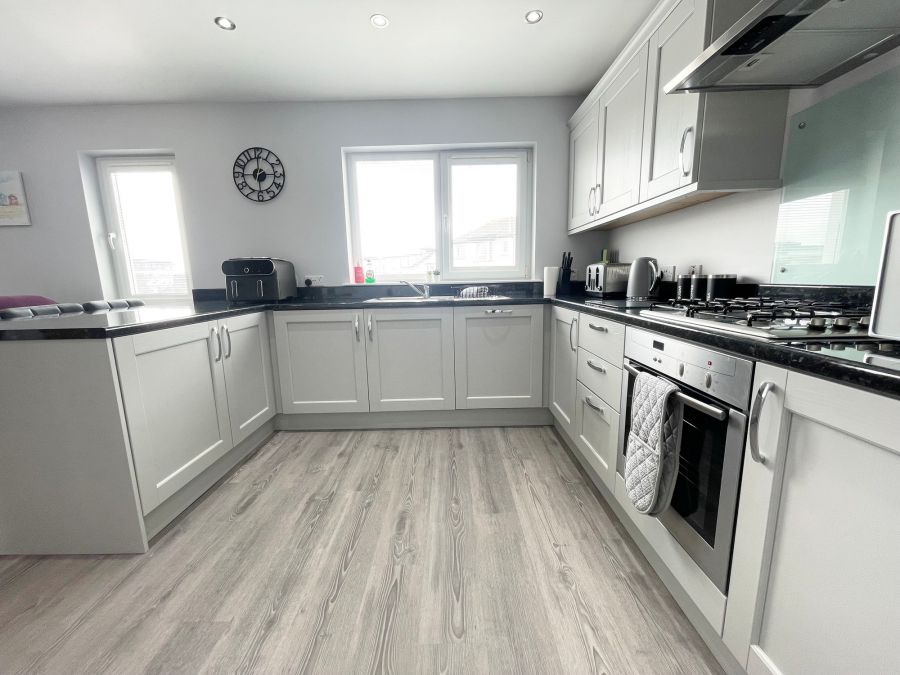 Apt 18 Peninsula Apartments