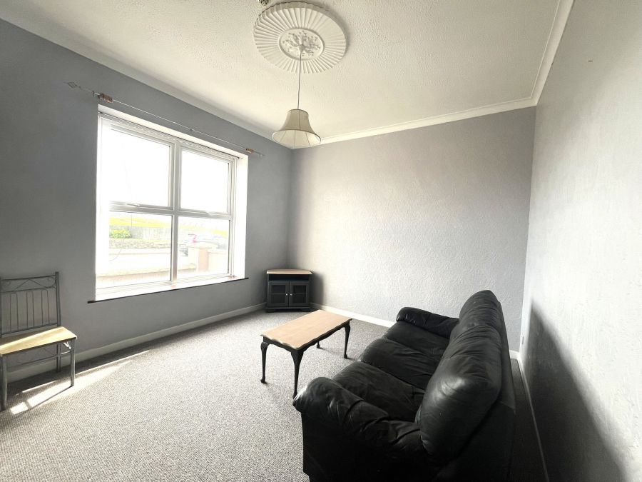 Apt 2 30 Eglinton Street