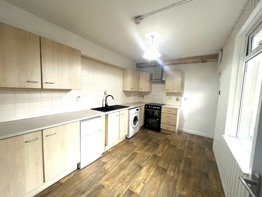 Apt 2 30 Eglinton Street
