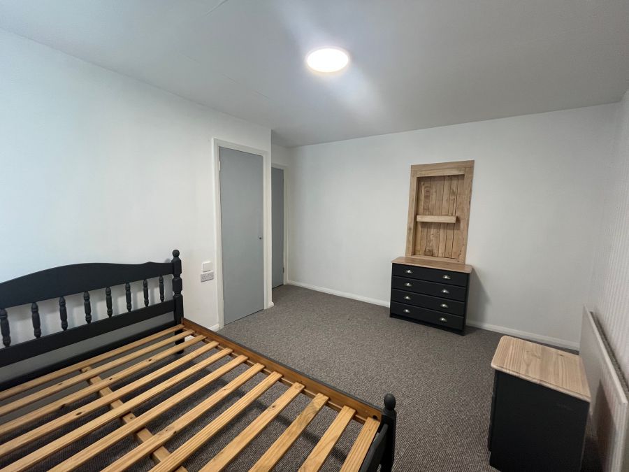 Apt 2 30 Eglinton Street