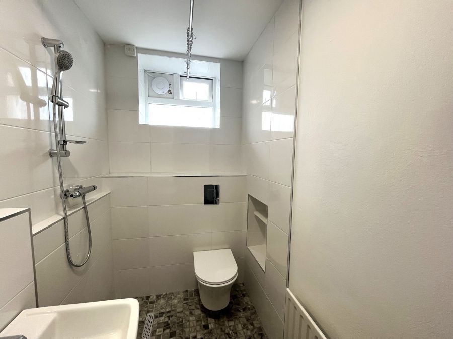 Apt 2 30 Eglinton Street