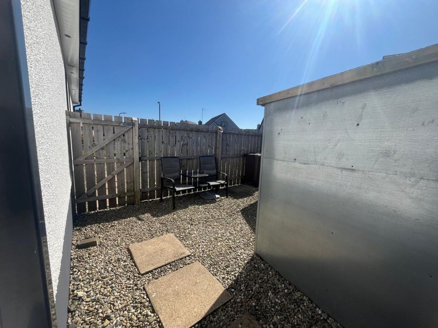 SHORT TERM RENTAL, 61 Primrose Gardens