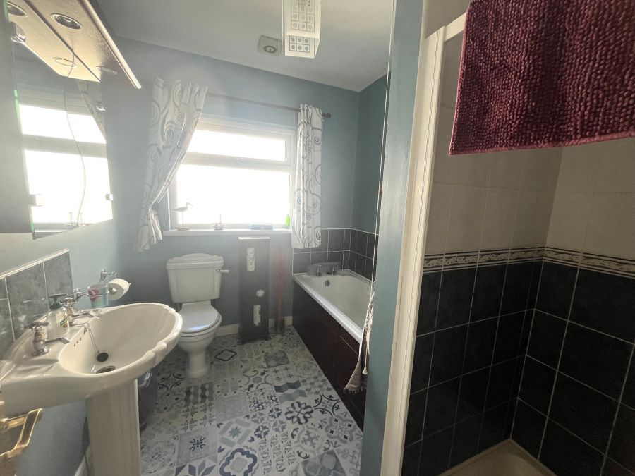 SHORT TERM RENTAL, 61 Primrose Gardens